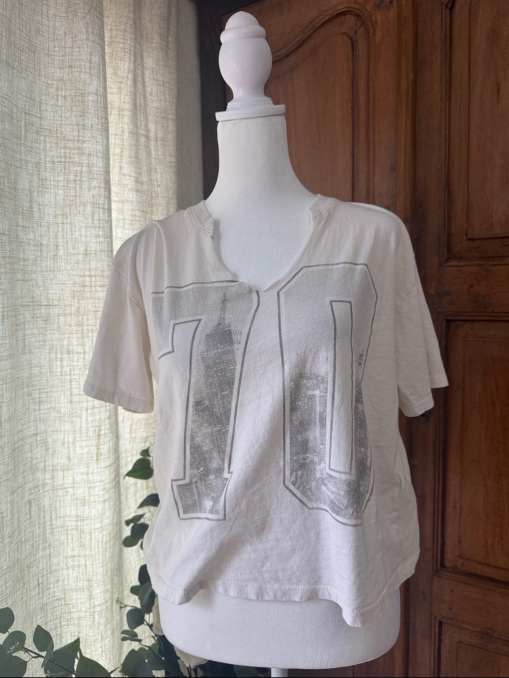 Hollister Cream Graphic V-Neck Skirt